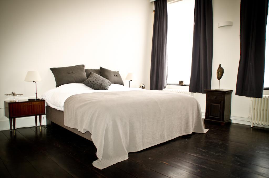 House Ninety Guesthouse Ixelles Room photo